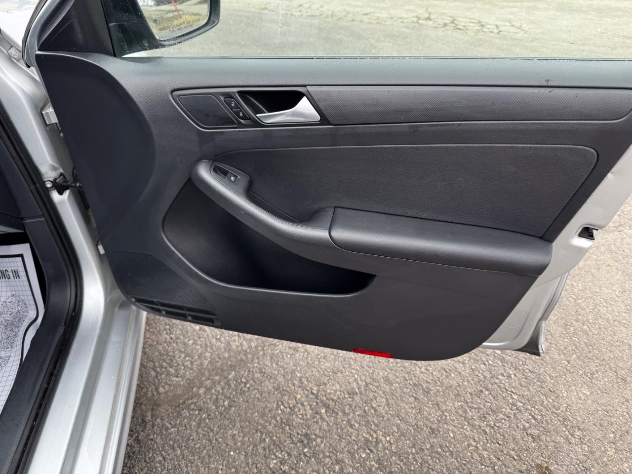 Volkswagen Jetta Sedan 4dr Auto 2.0L S 2015