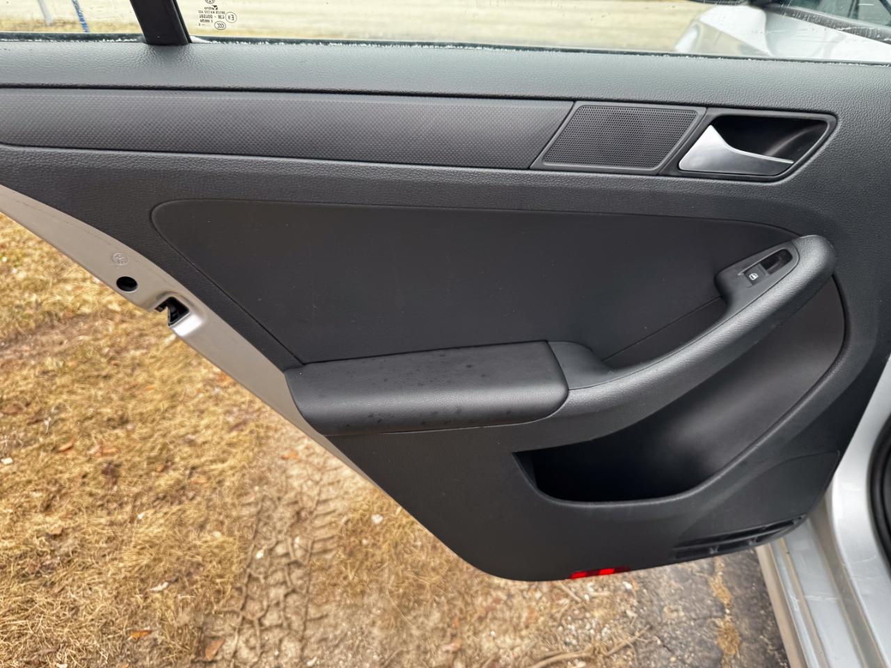 Volkswagen Jetta Sedan 4dr Auto 2.0L S 2015