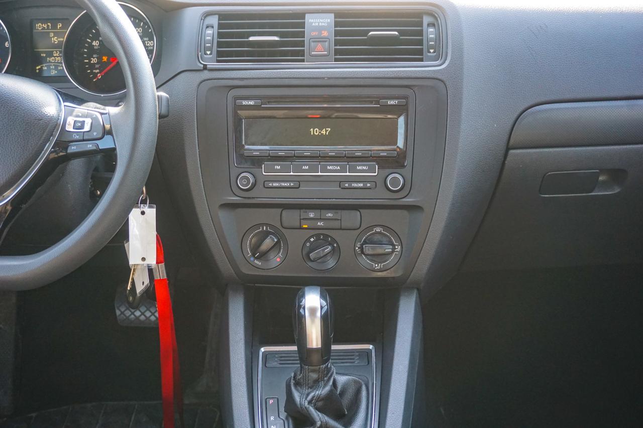 Volkswagen Jetta Sedan 4dr Auto 2.0L S 2015