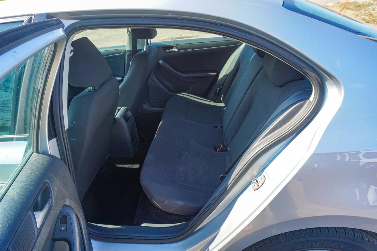 Volkswagen Jetta Sedan 4dr Auto 2.0L S 2015