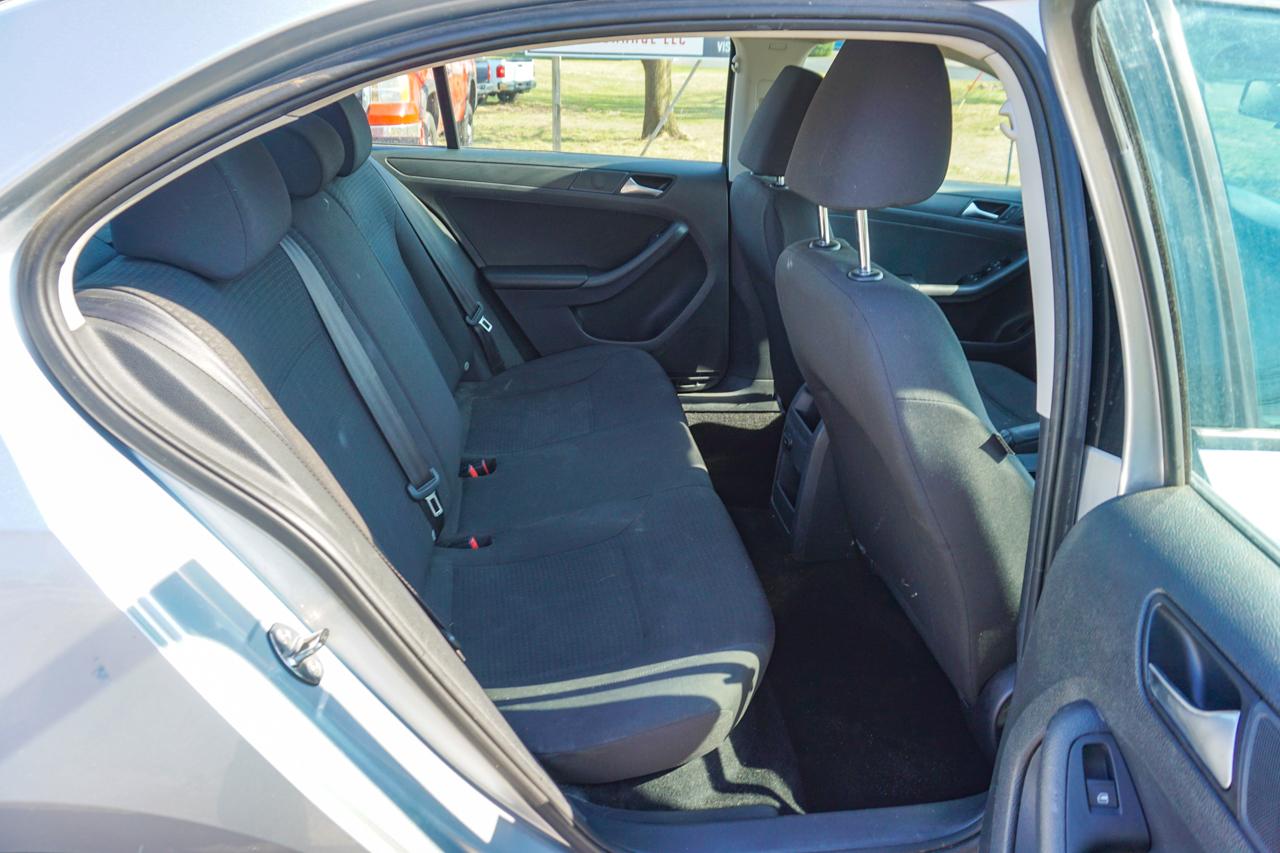 Volkswagen Jetta Sedan 4dr Auto 2.0L S 2015