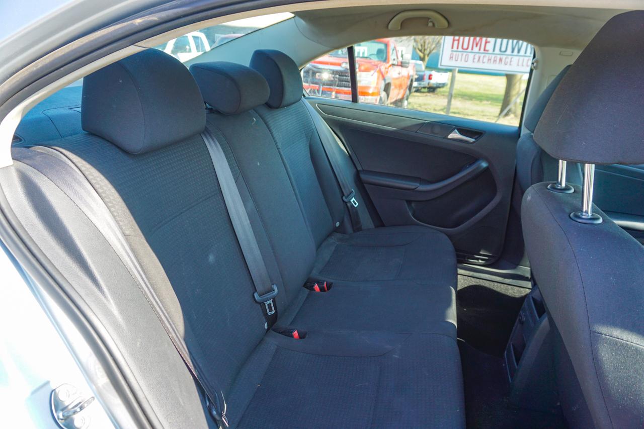 Volkswagen Jetta Sedan 4dr Auto 2.0L S 2015