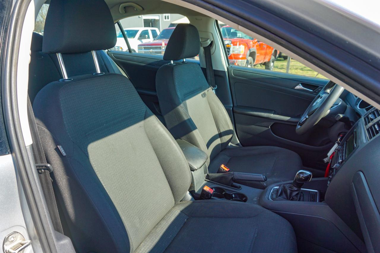 Volkswagen Jetta Sedan 4dr Auto 2.0L S 2015