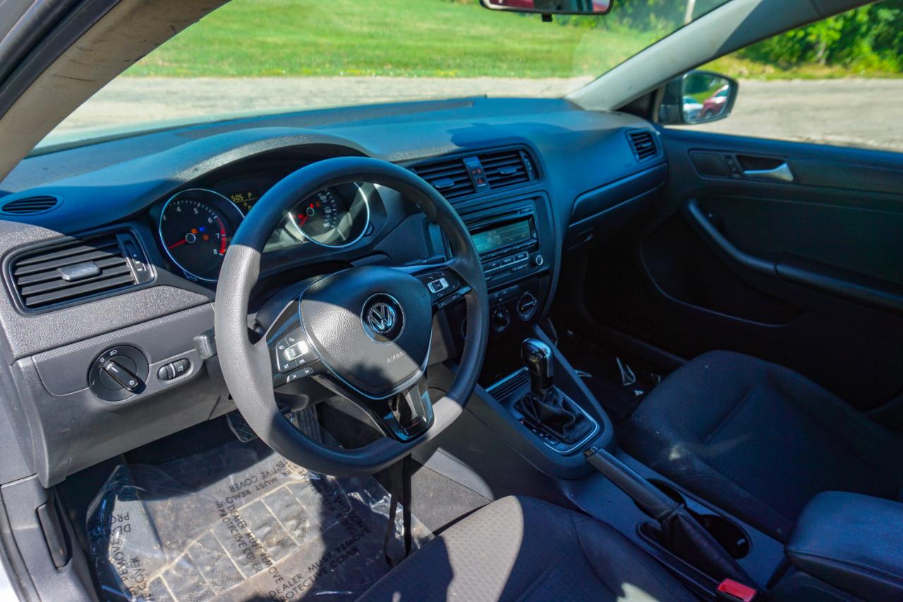 Volkswagen Jetta Sedan 4dr Auto 2.0L S 2015