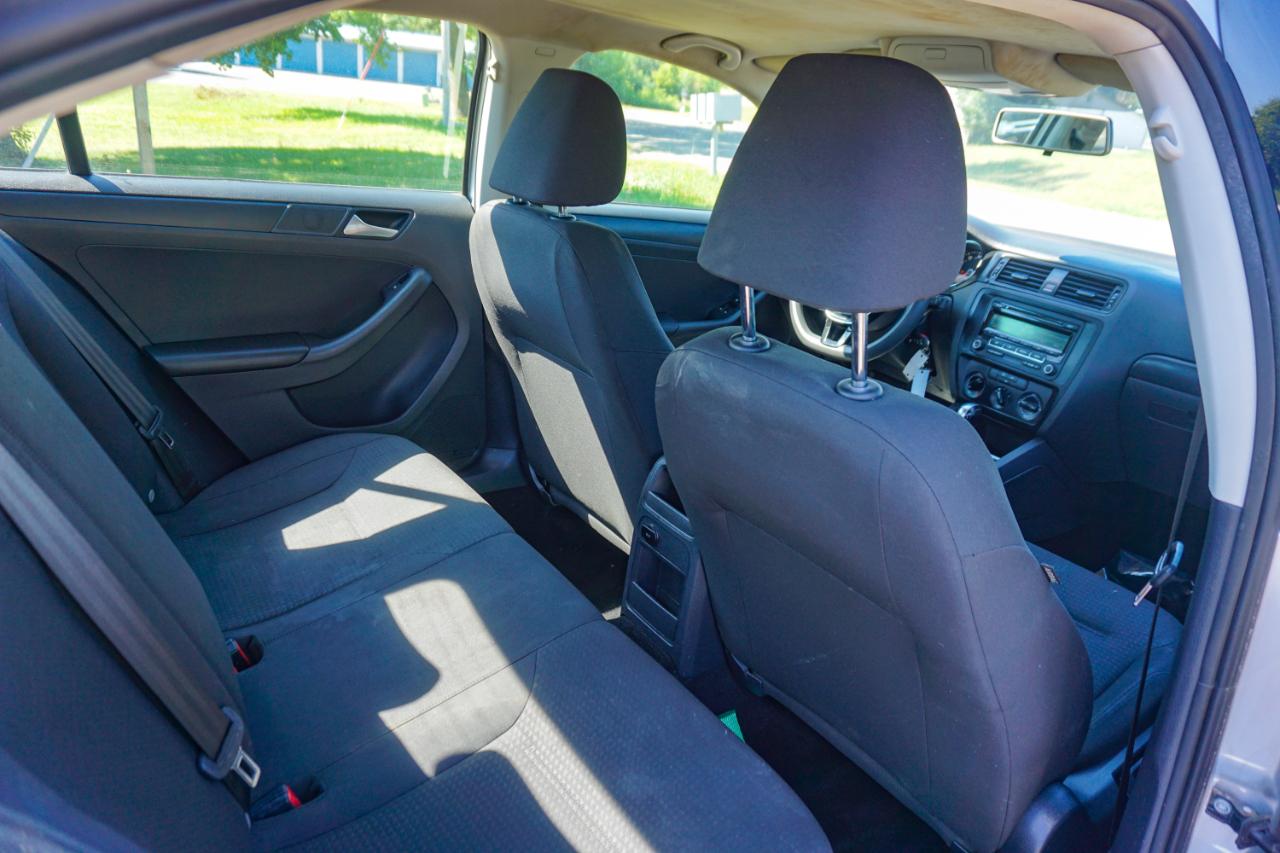 Volkswagen Jetta Sedan 4dr Auto 2.0L S 2015