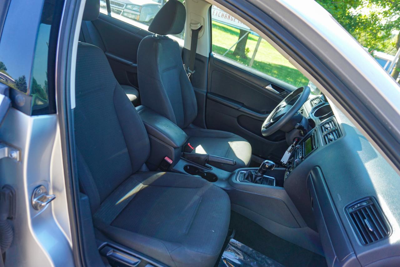 Volkswagen Jetta Sedan 4dr Auto 2.0L S 2015
