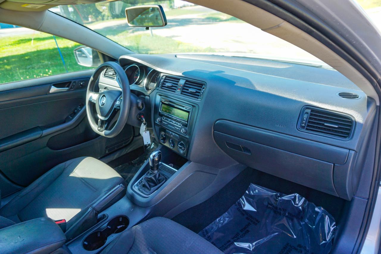 Volkswagen Jetta Sedan 4dr Auto 2.0L S 2015
