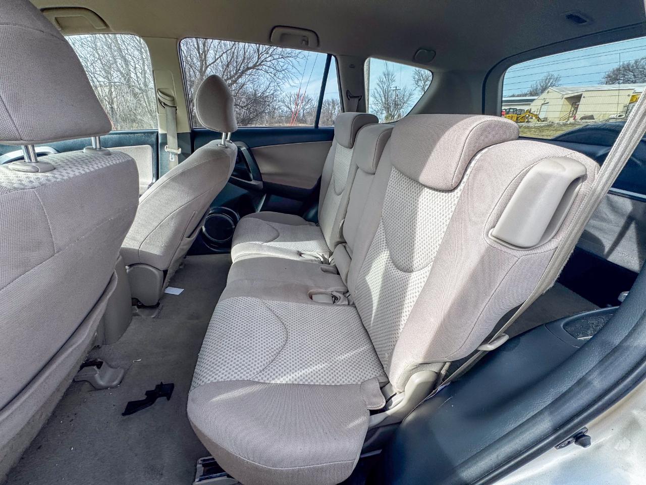 Toyota RAV4 4WD 4dr V6 (Natl) 2007