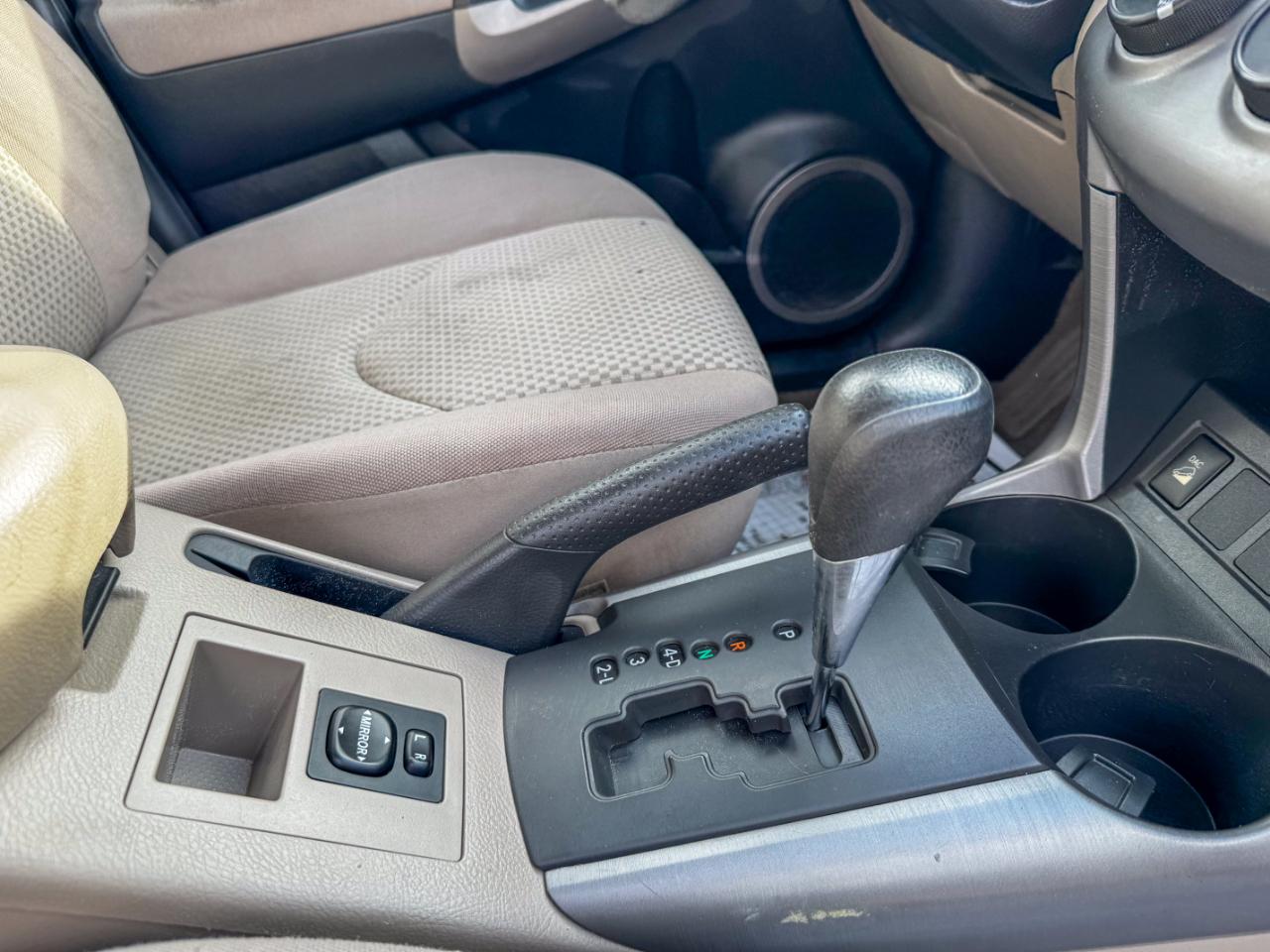 Toyota RAV4 4WD 4dr V6 (Natl) 2007