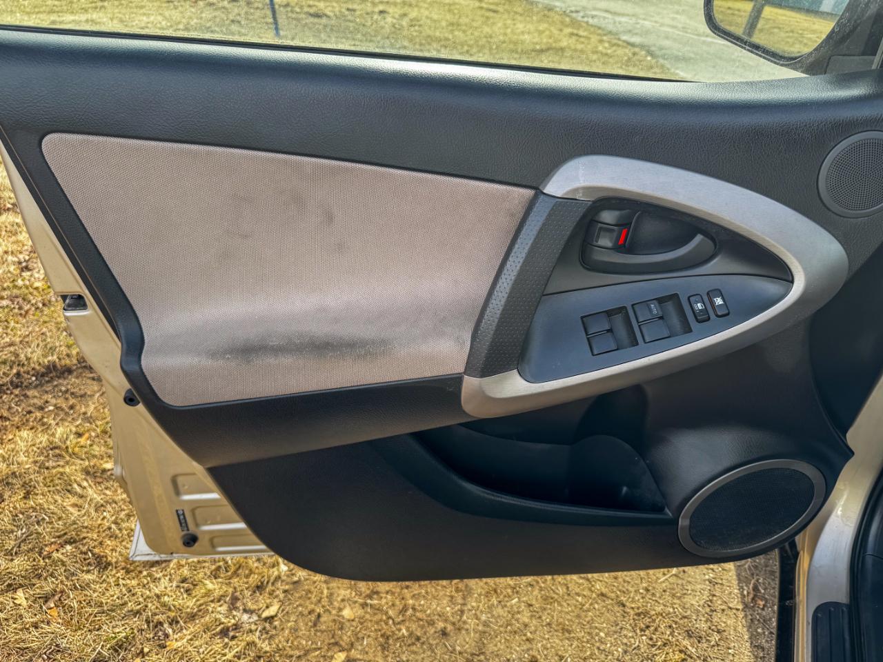 Toyota RAV4 4WD 4dr V6 (Natl) 2007