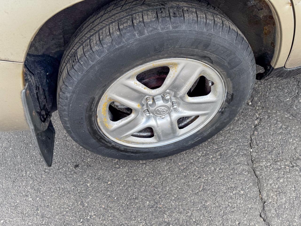 Toyota RAV4 4WD 4dr V6 (Natl) 2007