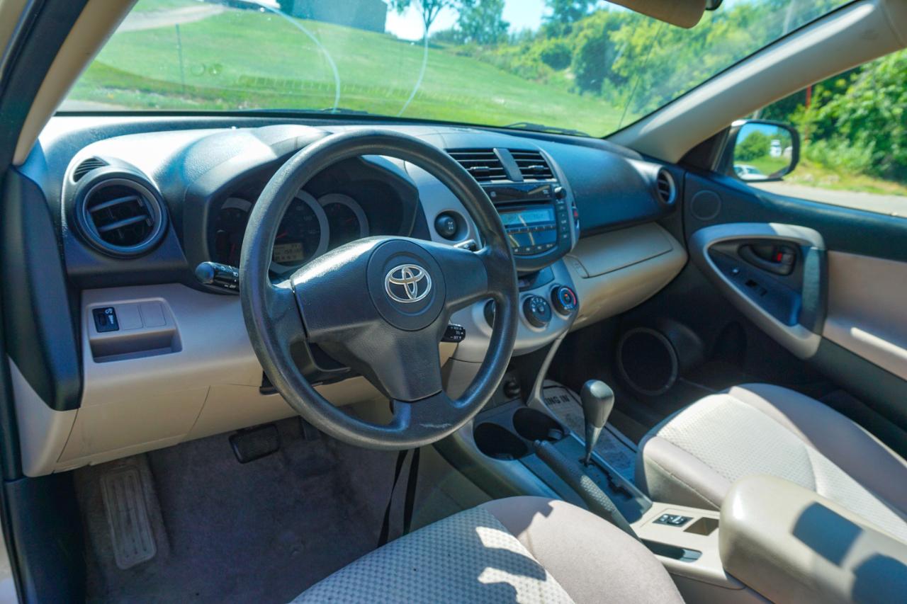 Toyota RAV4 4WD 4dr V6 (Natl) 2007