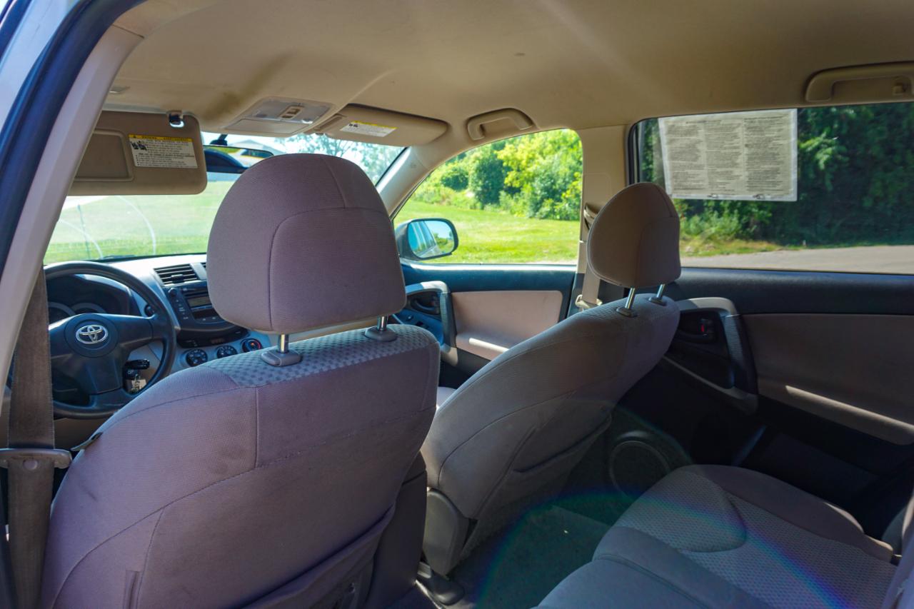 Toyota RAV4 4WD 4dr V6 (Natl) 2007
