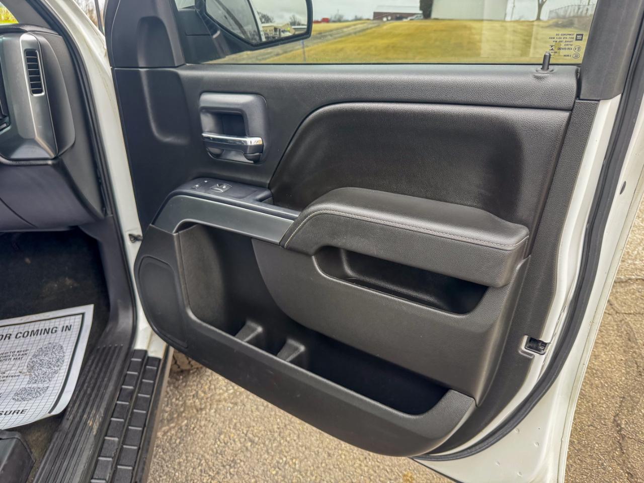 Chevrolet Silverado 1500 4WD Crew Cab 143.5" LT w/1LT 2015