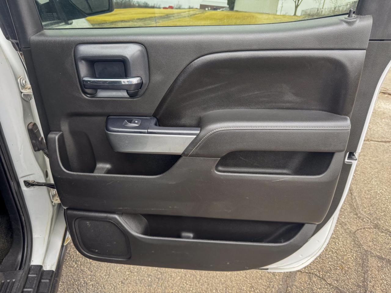 Chevrolet Silverado 1500 4WD Crew Cab 143.5" LT w/1LT 2015