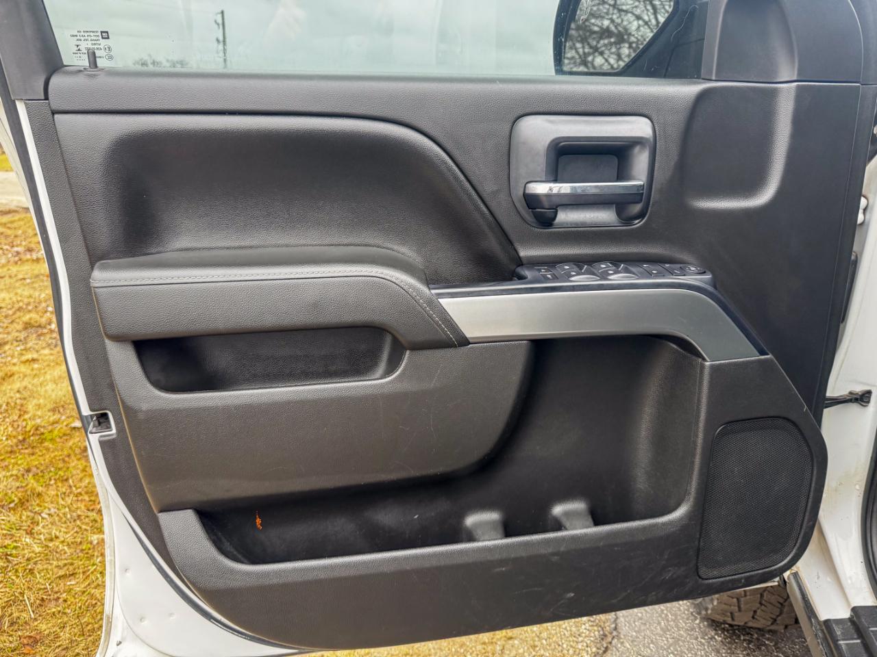 Chevrolet Silverado 1500 4WD Crew Cab 143.5" LT w/1LT 2015