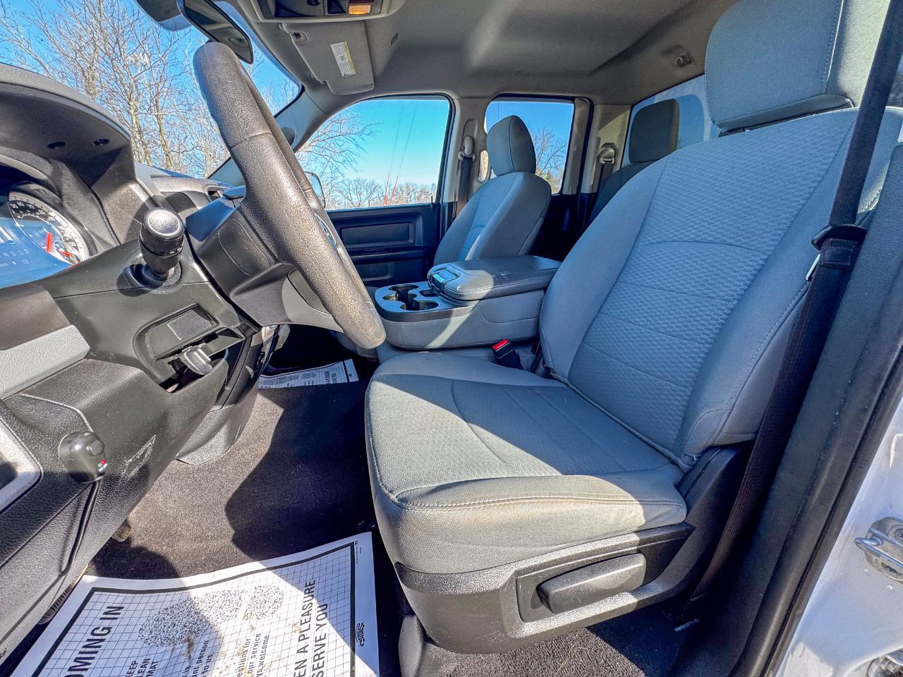 RAM 1500 Express 4x4 Quad Cab 6'4" Box 2018