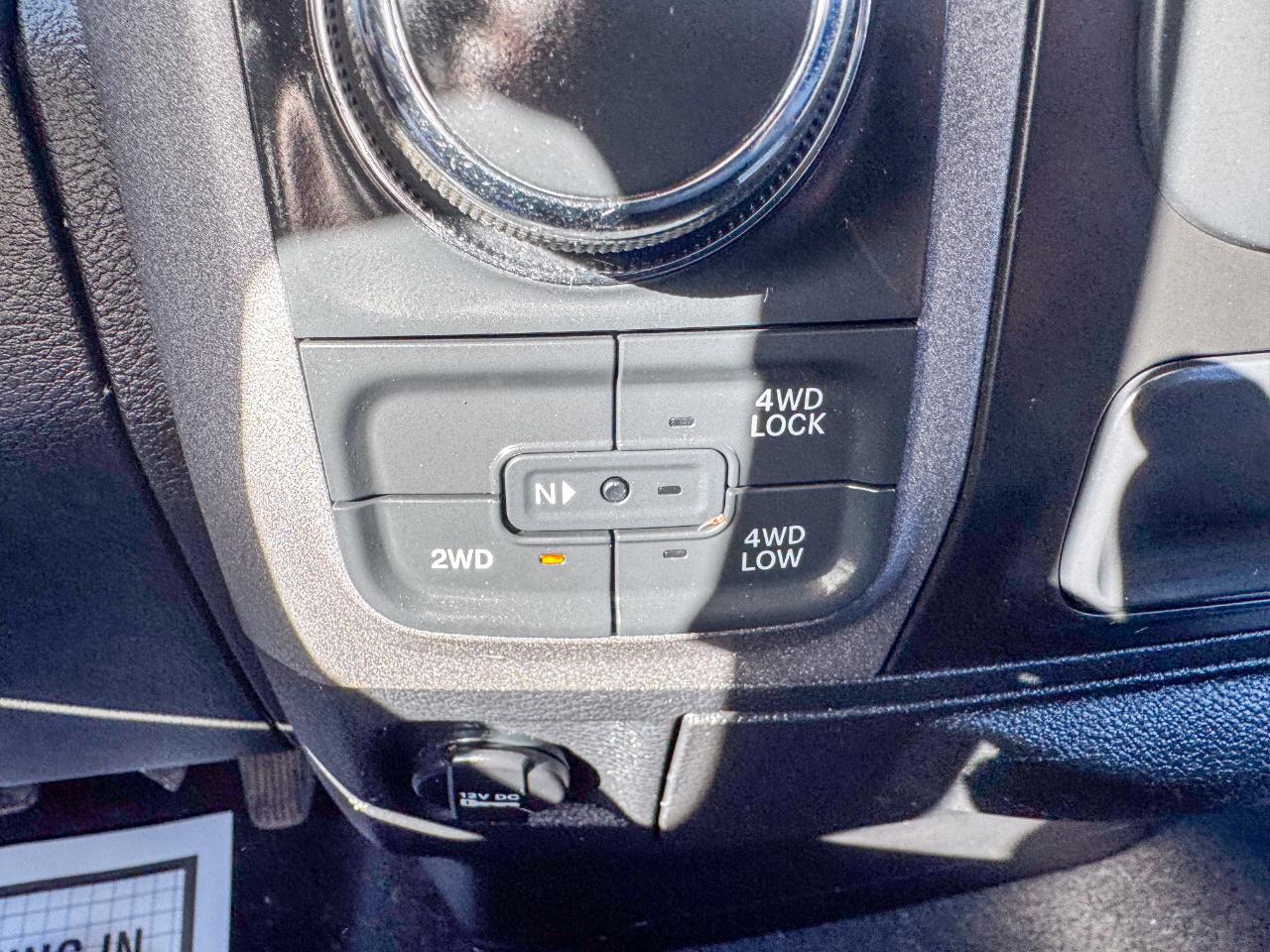 RAM 1500 Express 4x4 Quad Cab 6'4" Box 2018