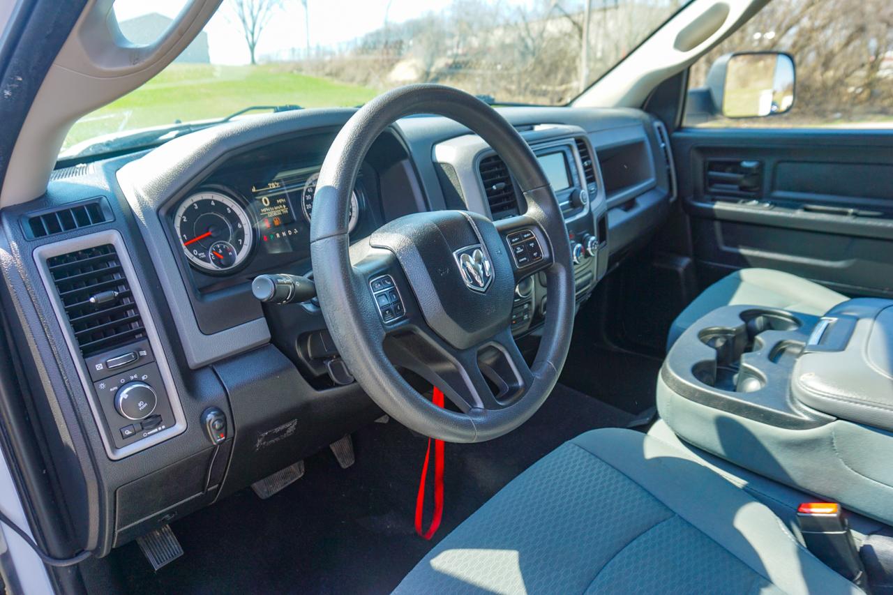 RAM 1500 Express 4x4 Quad Cab 6'4" Box 2018