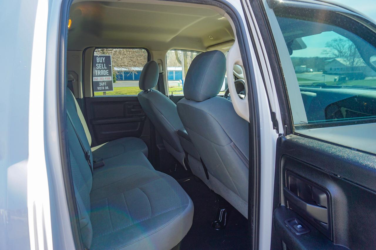 RAM 1500 Express 4x4 Quad Cab 6'4" Box 2018