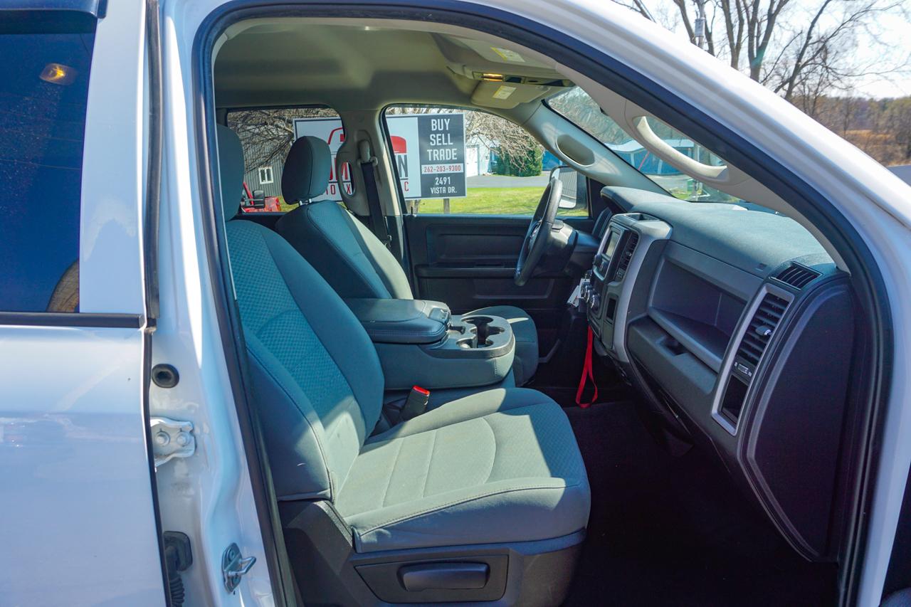 RAM 1500 Express 4x4 Quad Cab 6'4" Box 2018