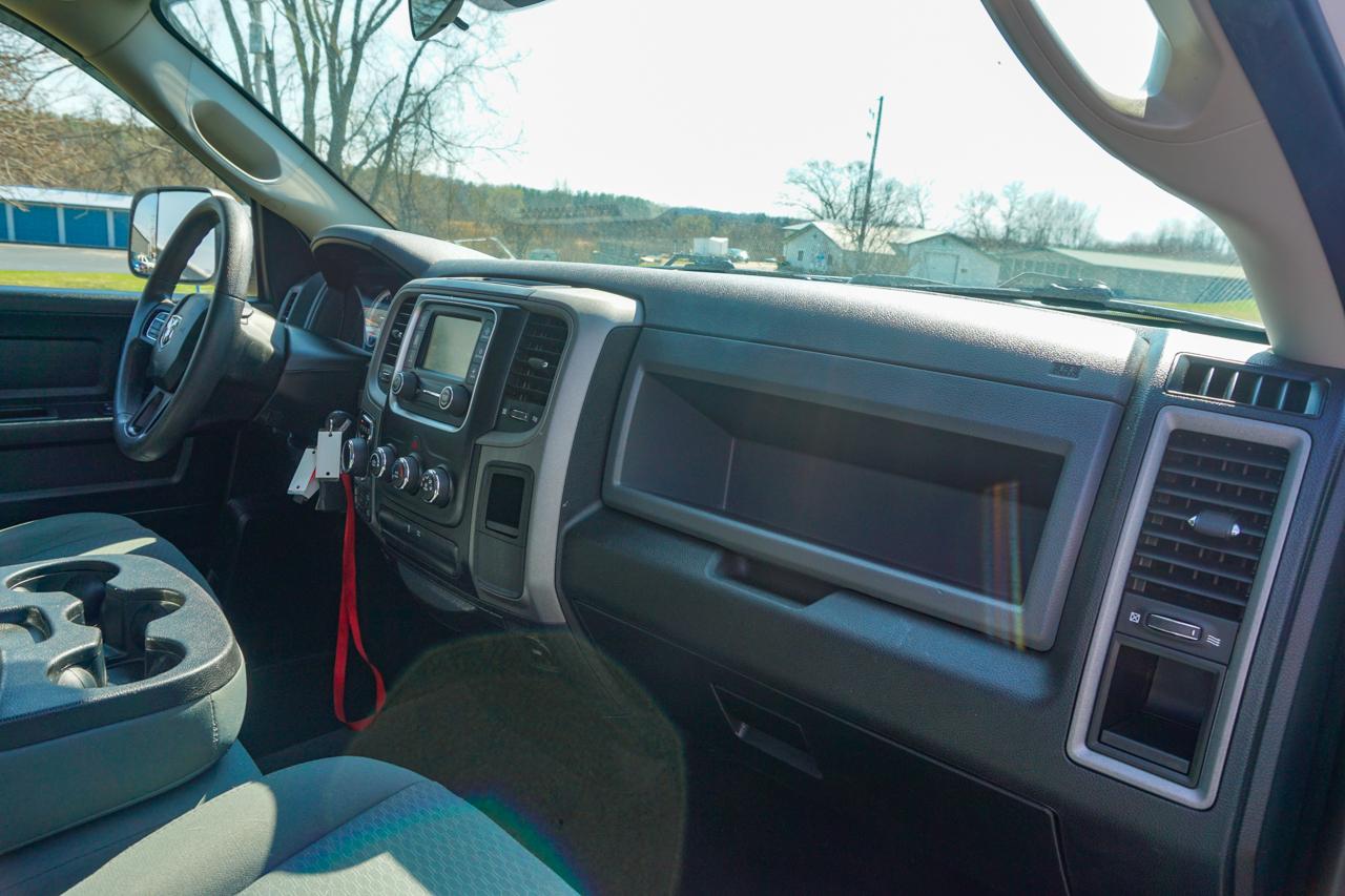 RAM 1500 Express 4x4 Quad Cab 6'4" Box 2018