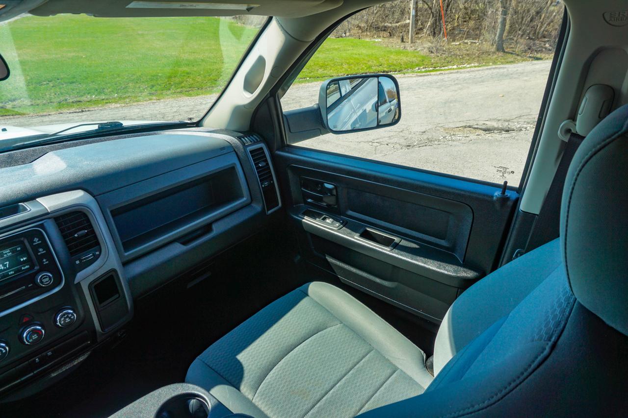 RAM 1500 Express 4x4 Quad Cab 6'4" Box 2018