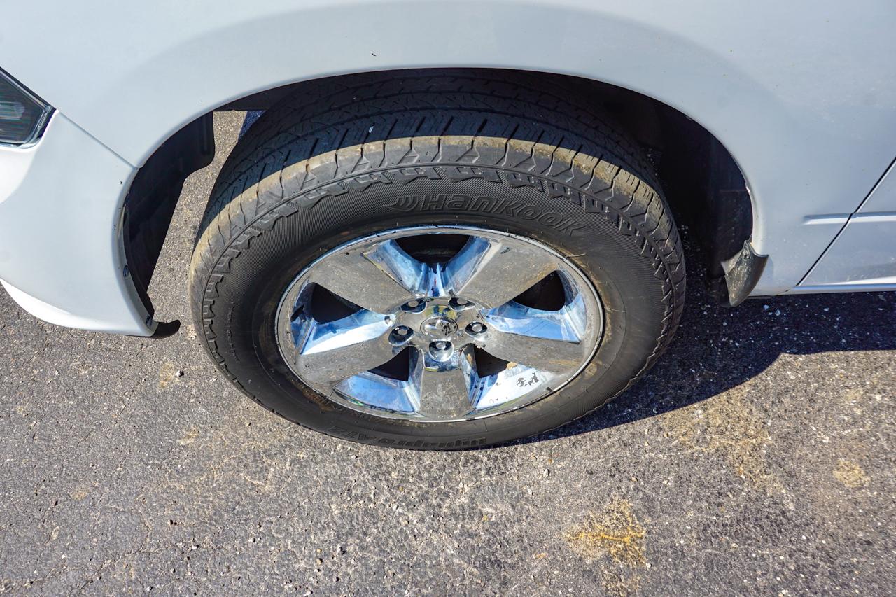 RAM 1500 Express 4x4 Quad Cab 6'4" Box 2018