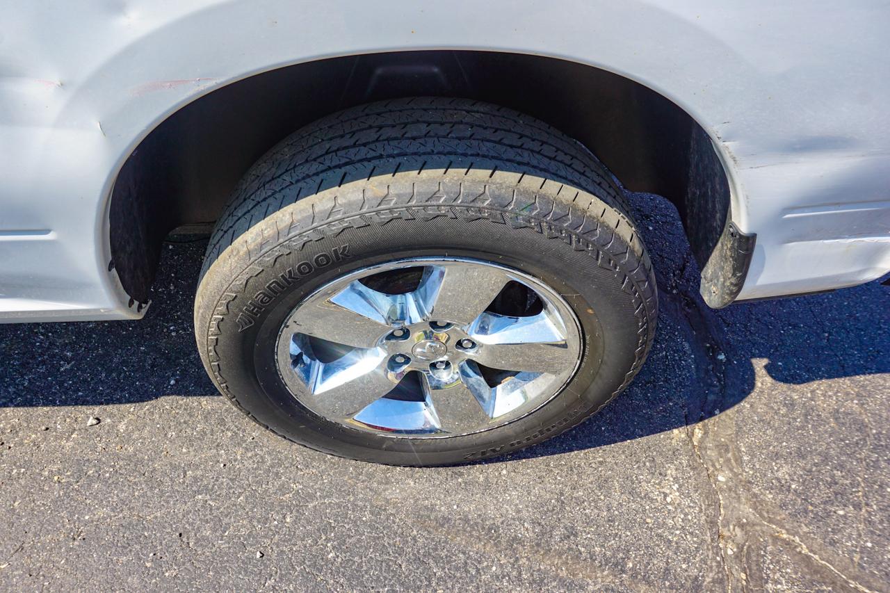 RAM 1500 Express 4x4 Quad Cab 6'4" Box 2018