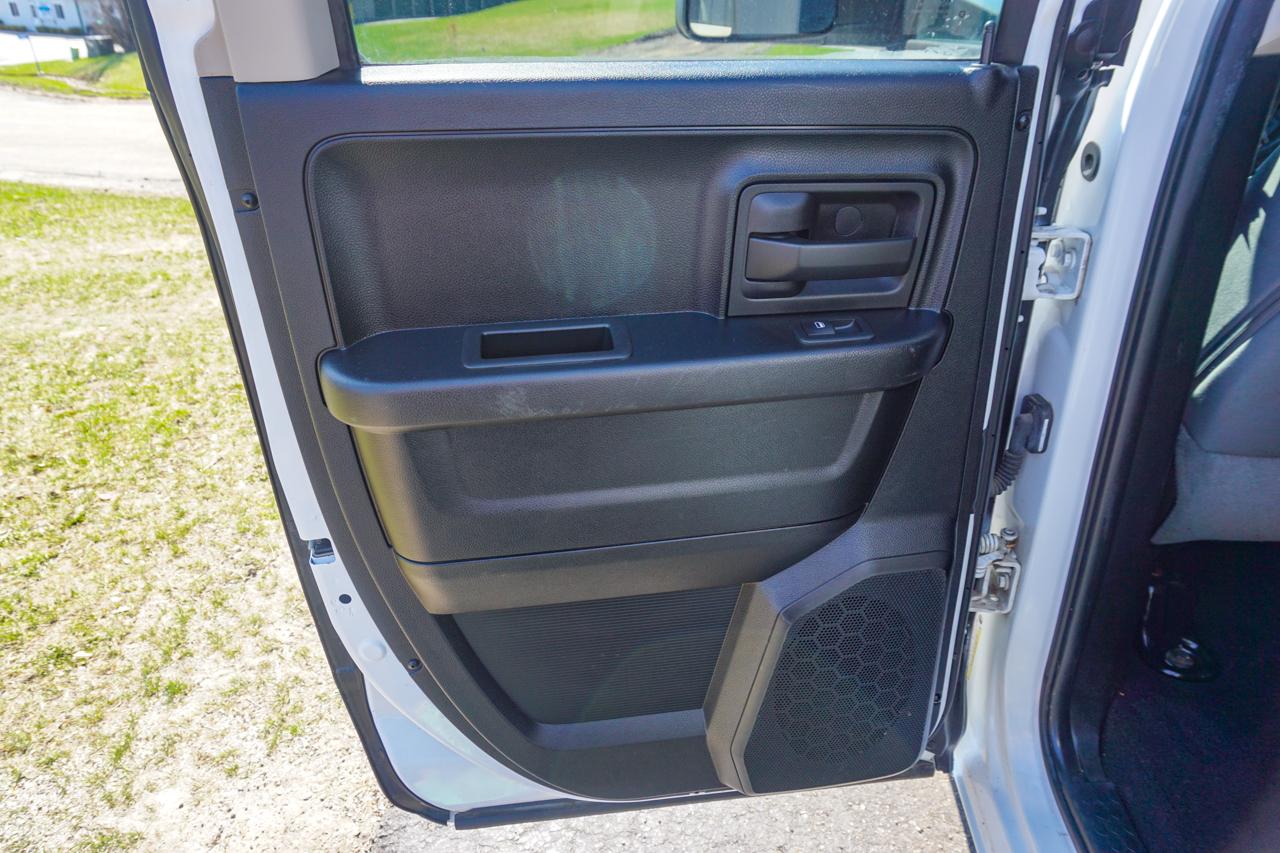 RAM 1500 Express 4x4 Quad Cab 6'4" Box 2018