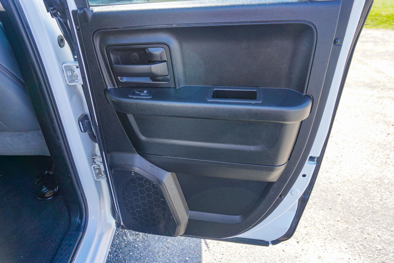 RAM 1500 Express 4x4 Quad Cab 6'4" Box 2018