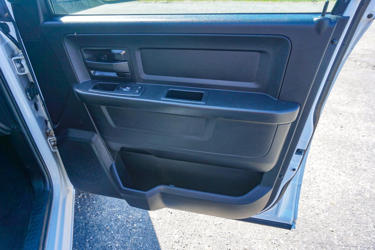 RAM 1500 Express 4x4 Quad Cab 6'4" Box 2018