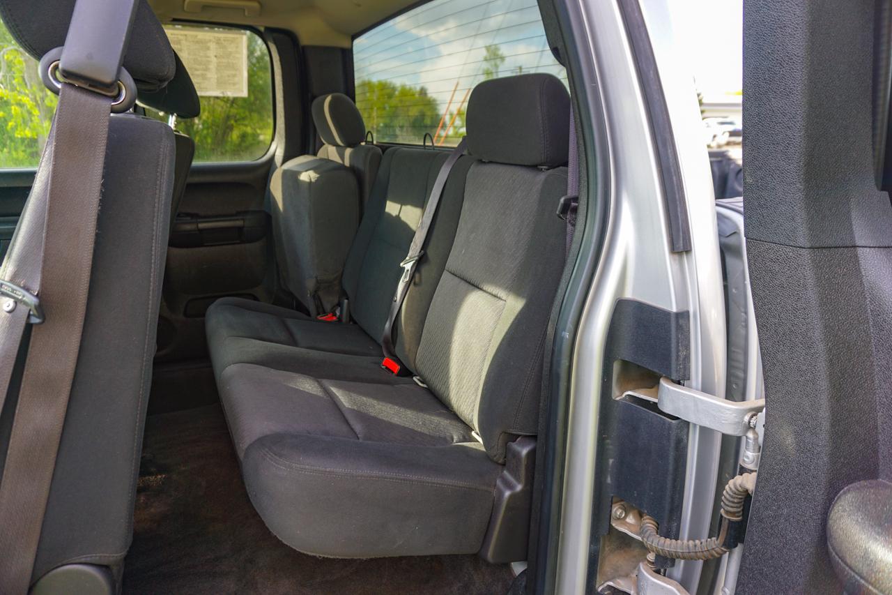 Chevrolet Silverado 2500HD 4WD Ext Cab 143.5" LT 2010
