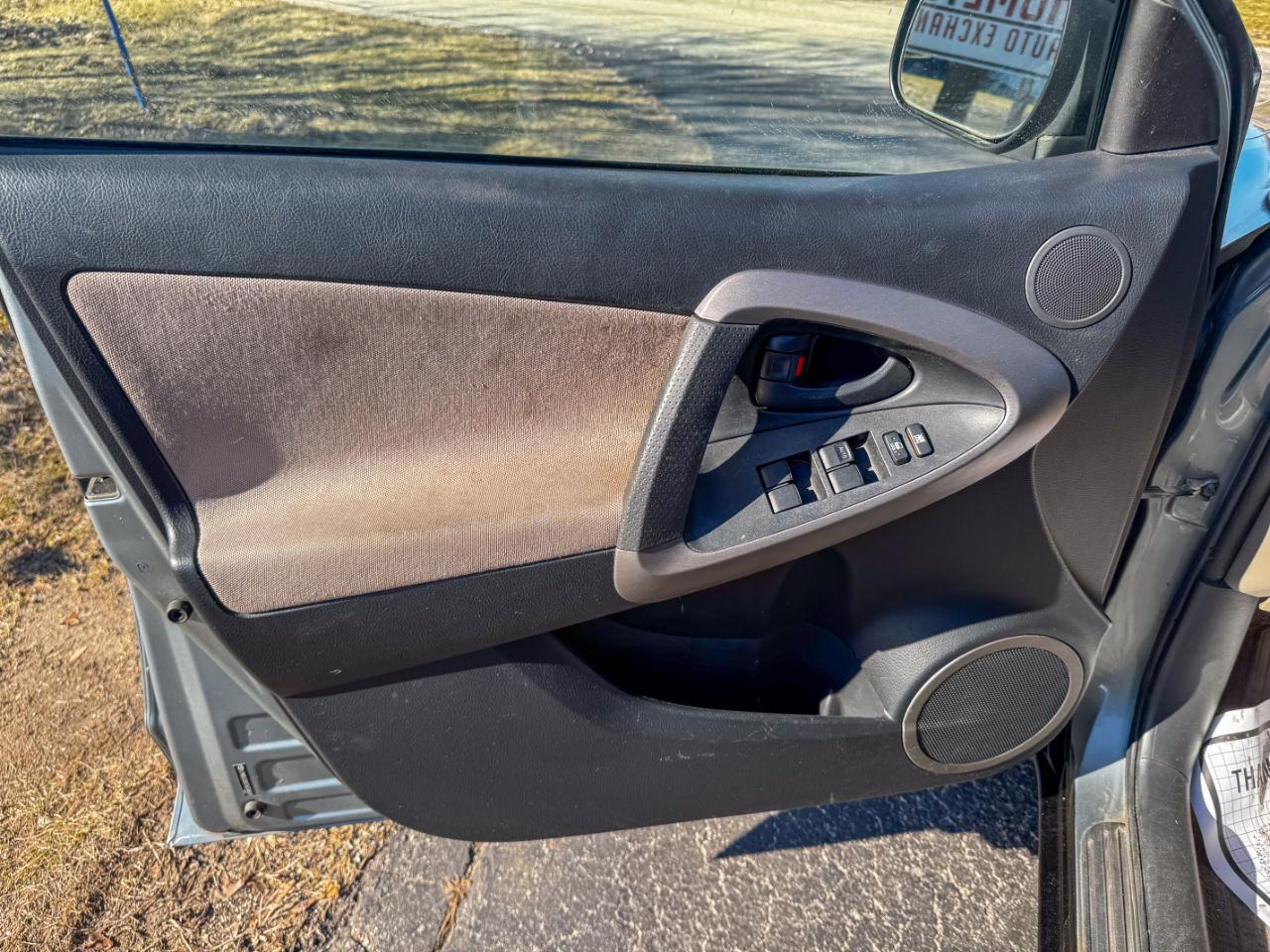 Toyota RAV4 4WD 4dr 4-cyl (Natl) 2007