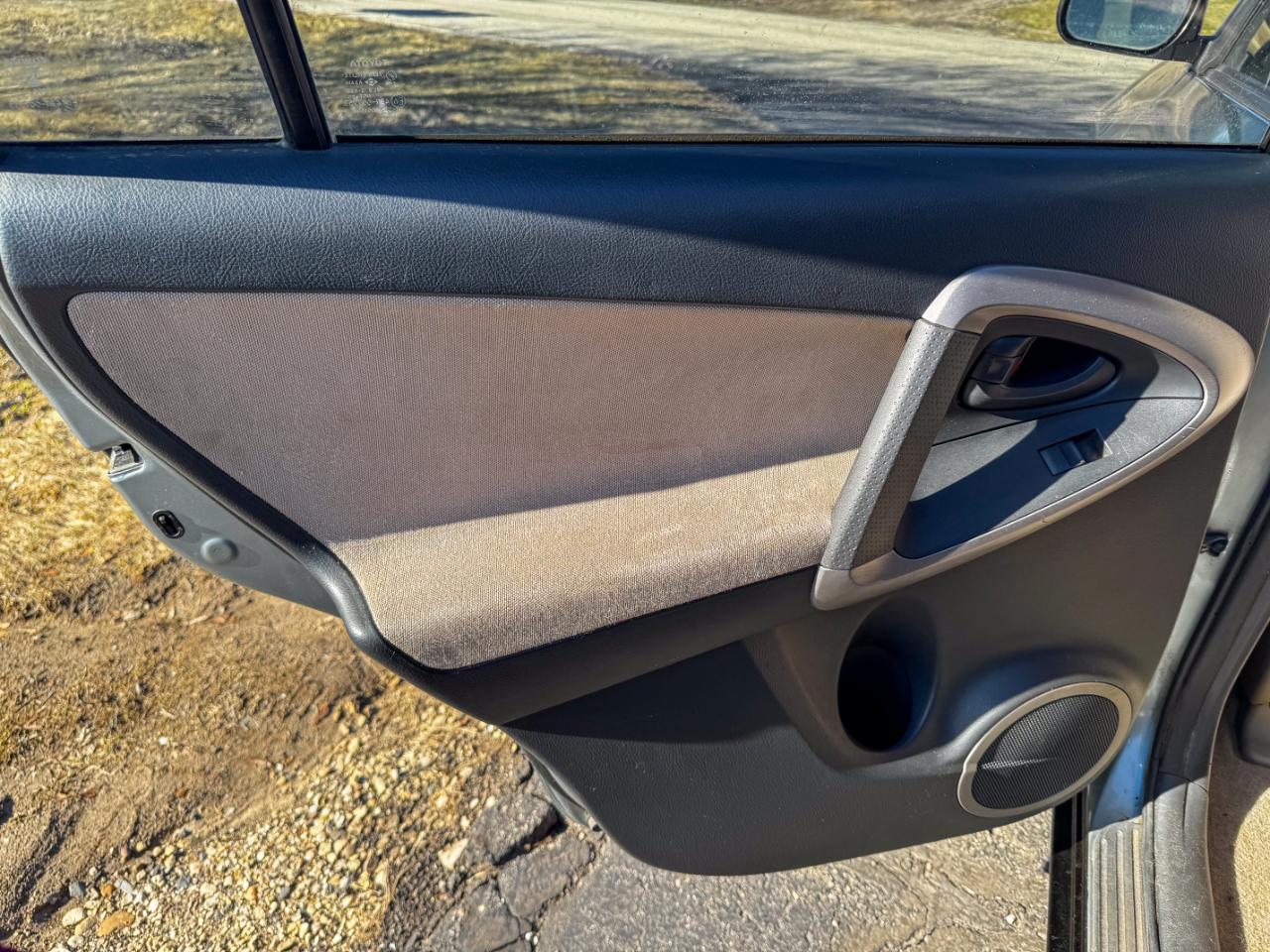 Toyota RAV4 4WD 4dr 4-cyl (Natl) 2007