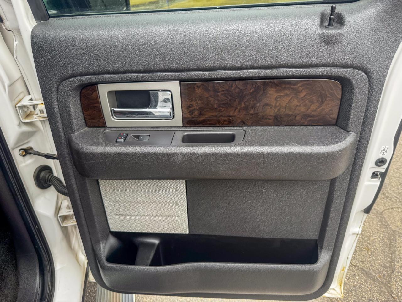 Ford F-150 4WD SuperCrew 145" Platinum 2014