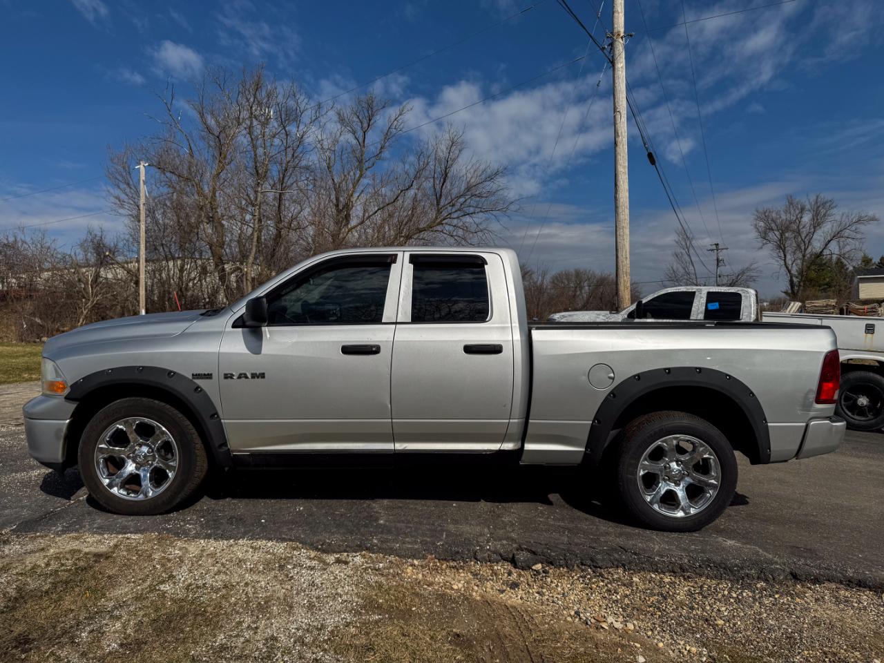 Dodge Ram 1500 4WD Quad Cab 140.5" ST 2010