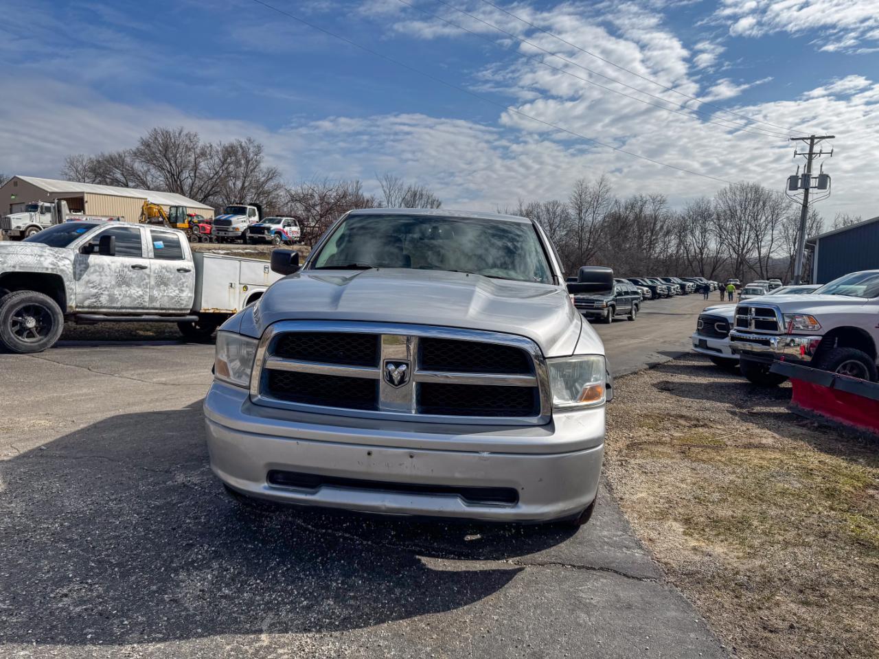 Dodge Ram 1500 4WD Quad Cab 140.5" ST 2010