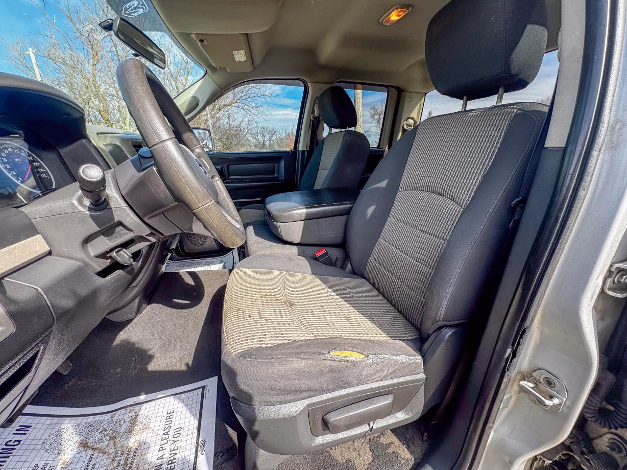 Dodge Ram 1500 4WD Quad Cab 140.5" ST 2010