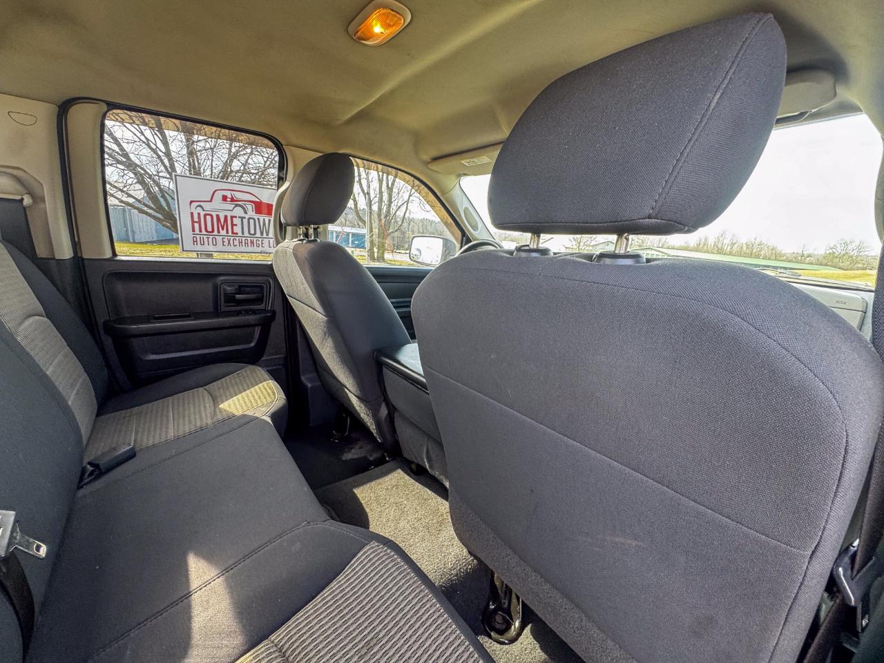 Dodge Ram 1500 4WD Quad Cab 140.5" ST 2010