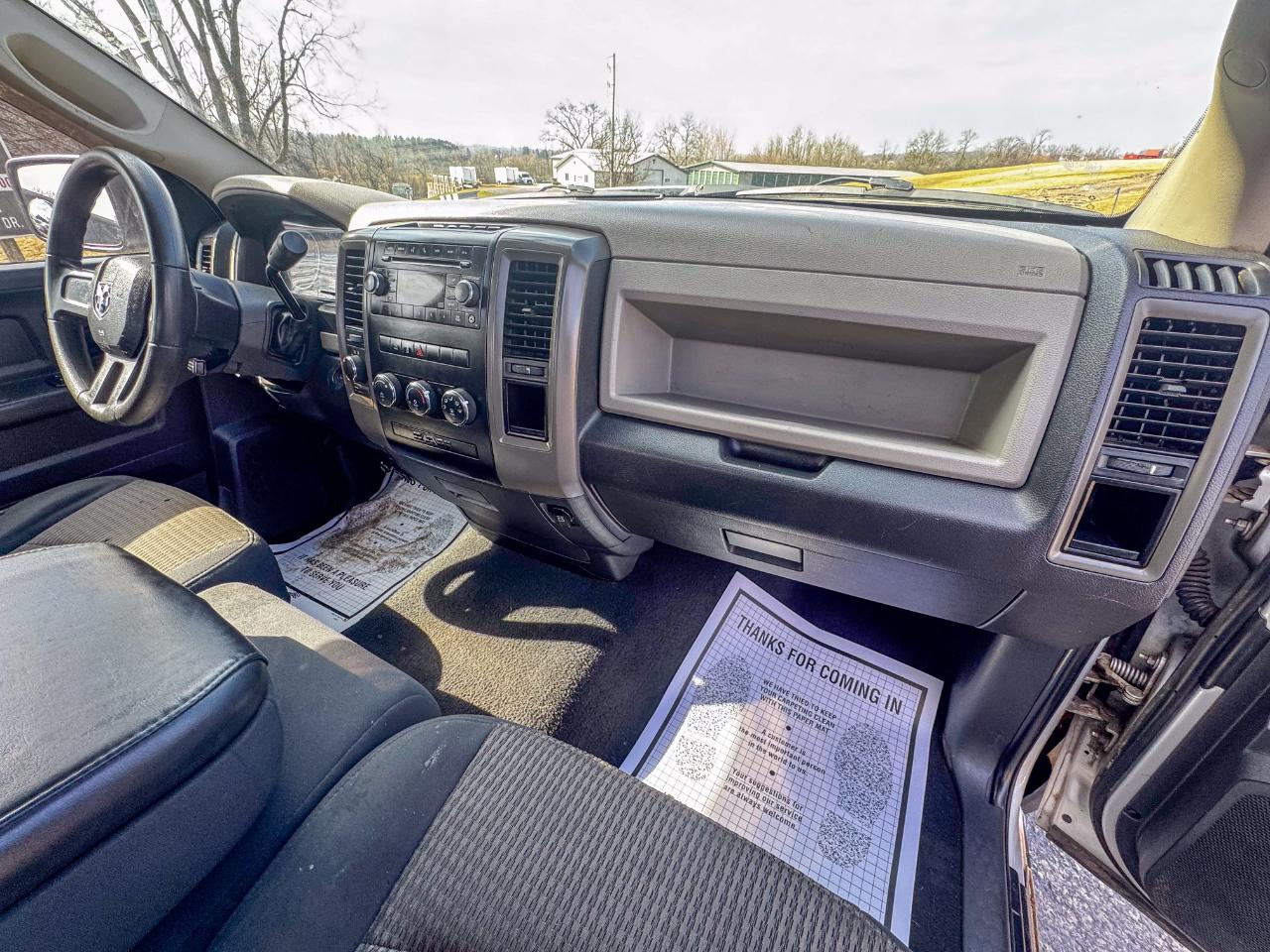 Dodge Ram 1500 4WD Quad Cab 140.5" ST 2010