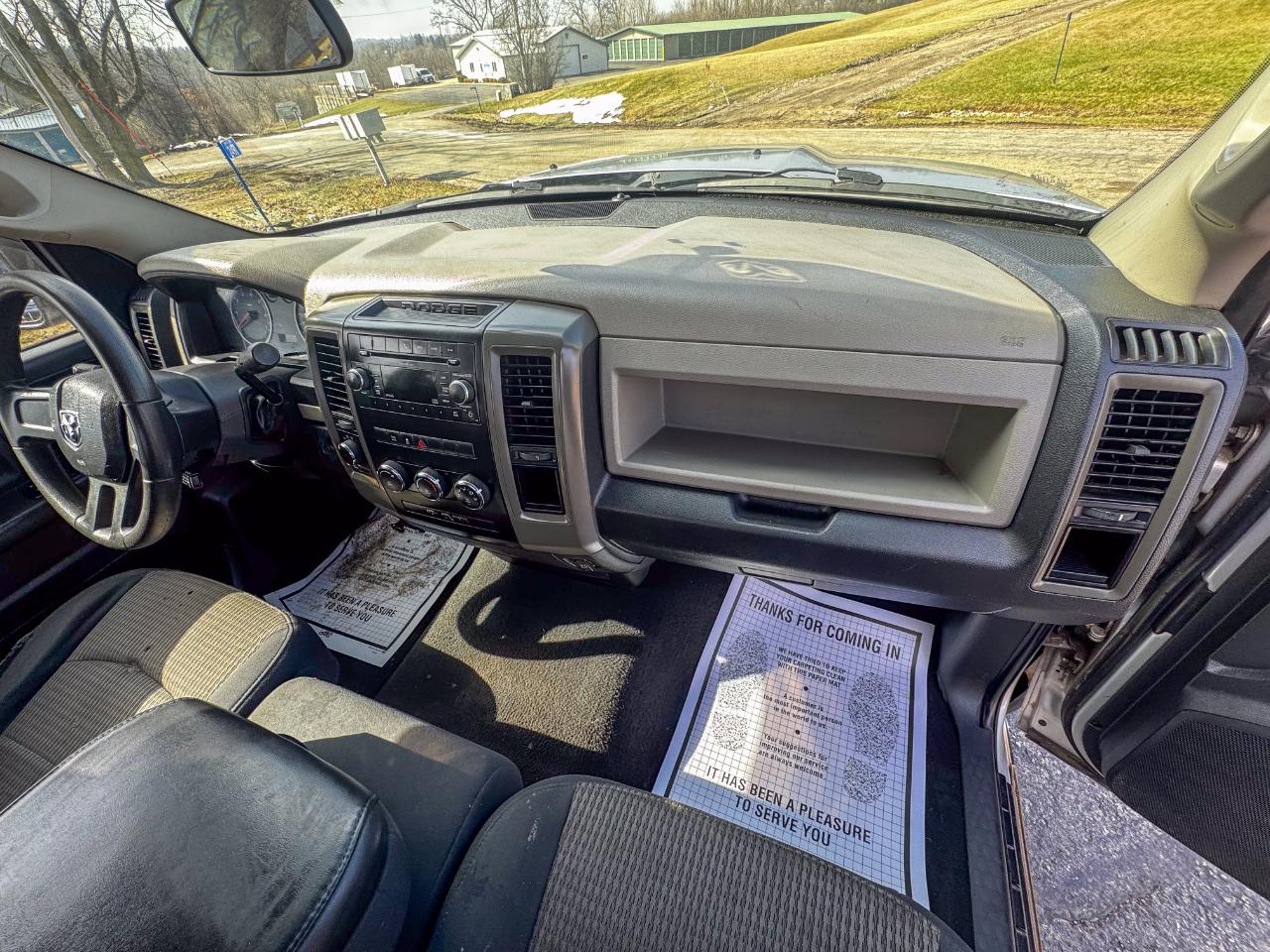 Dodge Ram 1500 4WD Quad Cab 140.5" ST 2010