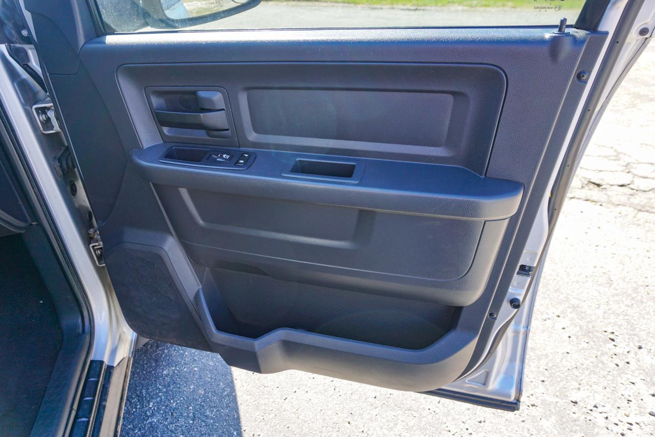 Dodge Ram 1500 4WD Quad Cab 140.5" ST 2010