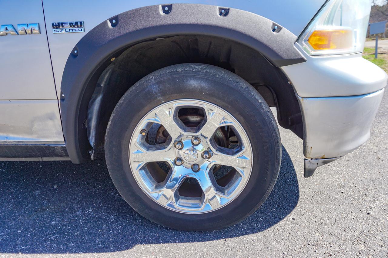 Dodge Ram 1500 4WD Quad Cab 140.5" ST 2010