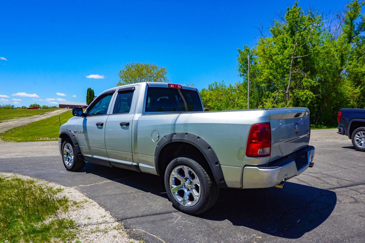 Dodge Ram 1500 4WD Quad Cab 140.5" ST 2010