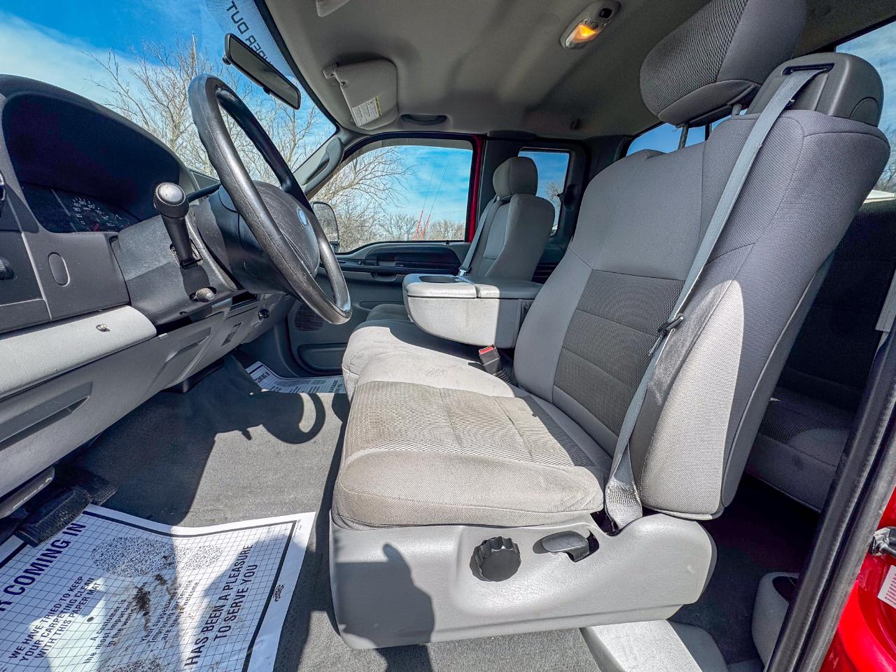 Ford Super Duty F-250 Supercab 142" Lariat 4WD 2005