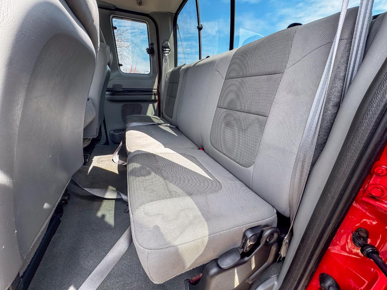 Ford Super Duty F-250 Supercab 142" Lariat 4WD 2005