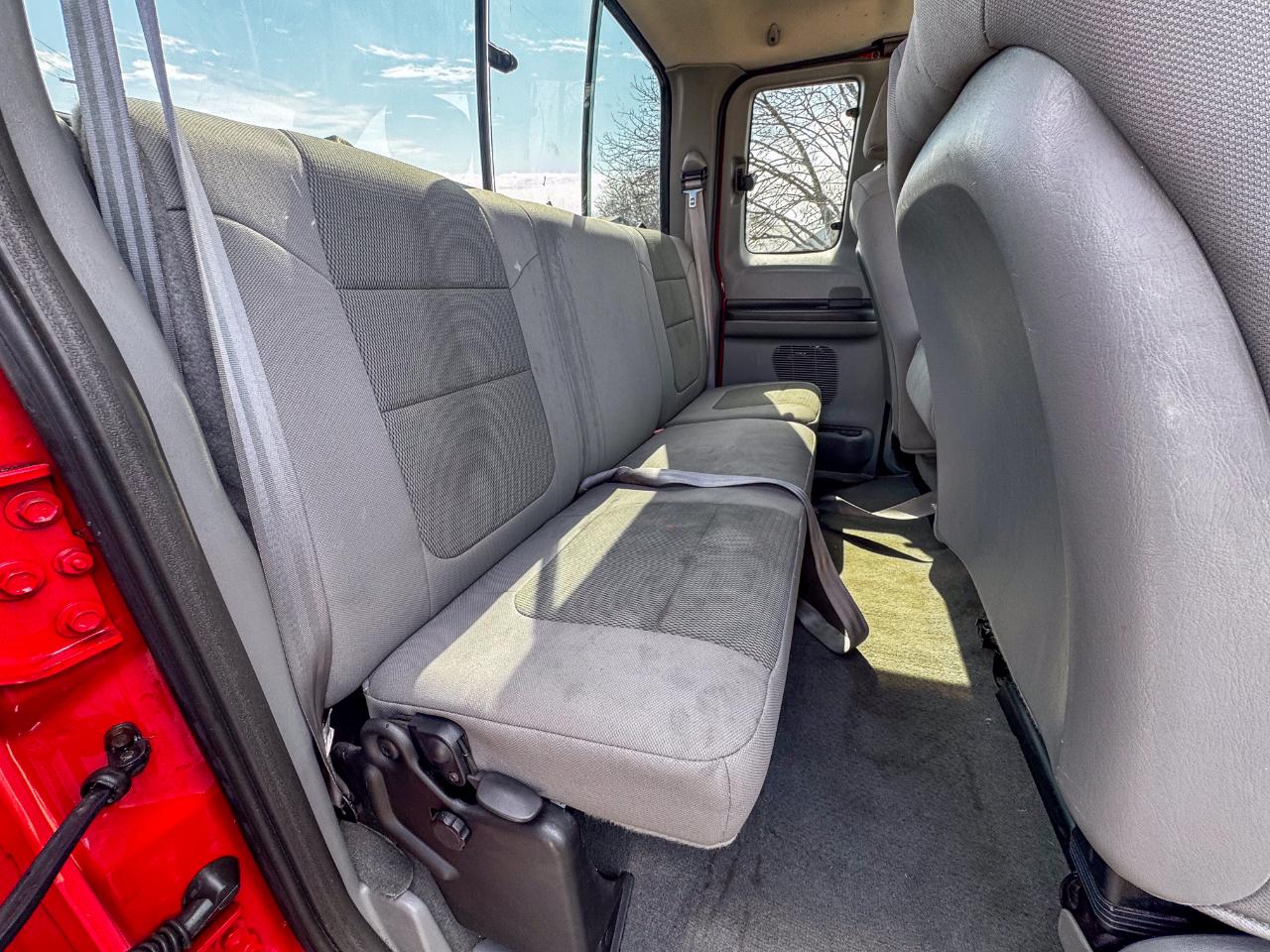 Ford Super Duty F-250 Supercab 142" Lariat 4WD 2005