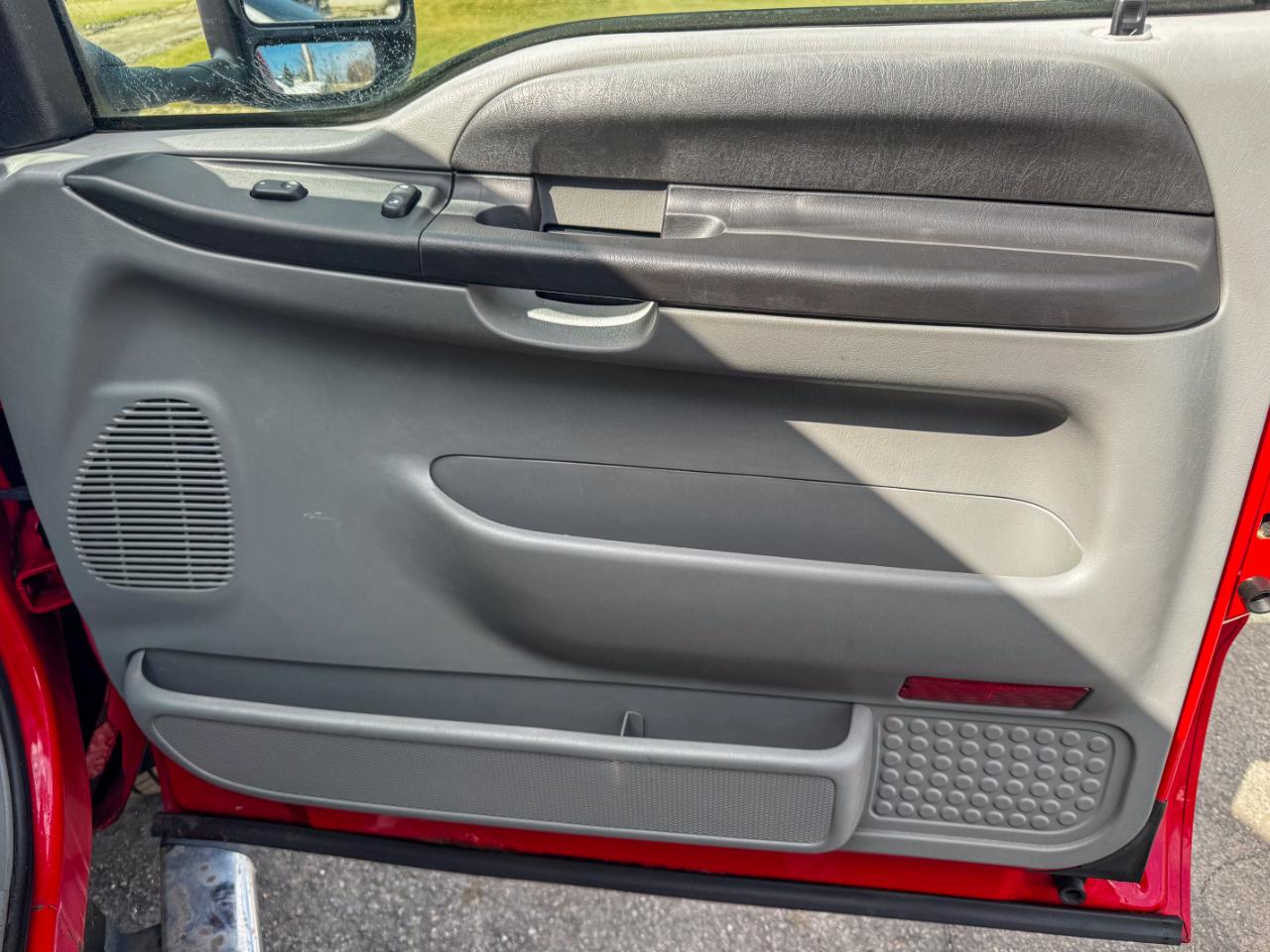 Ford Super Duty F-250 Supercab 142" Lariat 4WD 2005