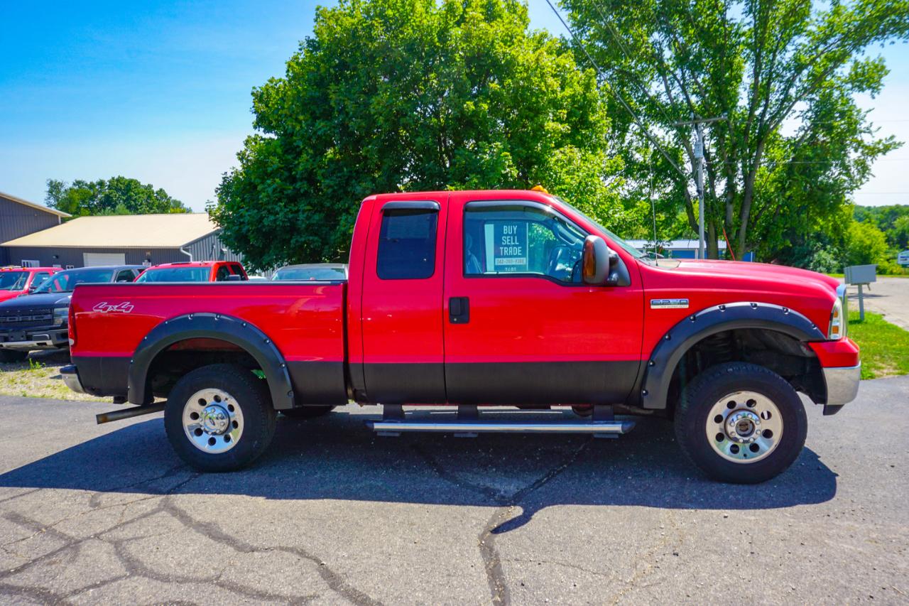 Ford Super Duty F-250 Supercab 142" Lariat 4WD 2005